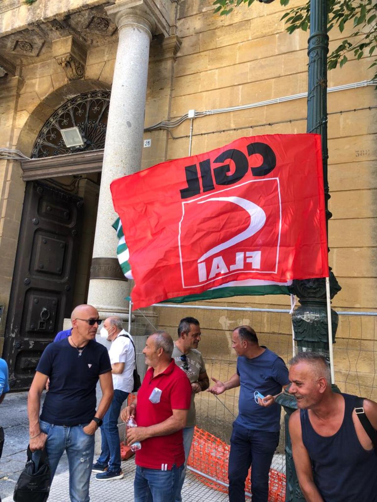 Il Prefetto incontra i lavoratori dei Consorzi di Bonifica di Gela e Caltanissetta - 