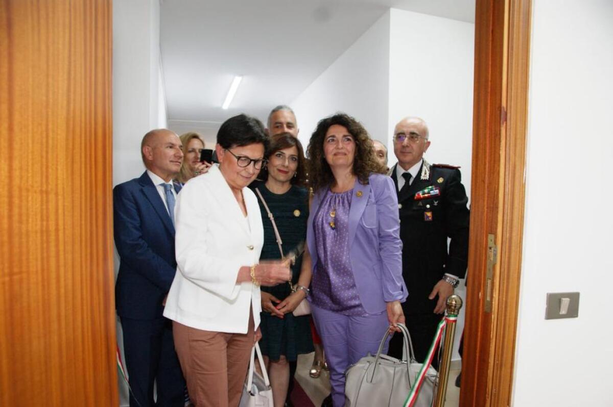 “Una stanza tutta per sé”, inaugurazione alla stazione dei Carabinieri di Mazzarino - 