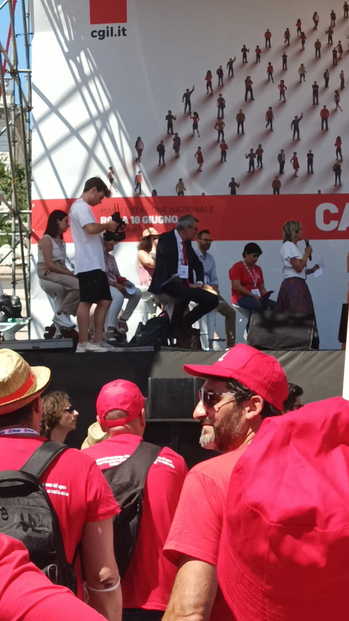 La Cgil in piazza a Caltanissetta in concomitanza con la manifestazione di Roma -