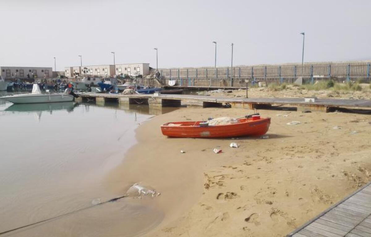 Il porto (fantasma) di Gela entra nell' autorità portuale ed il sindaco ne va fiero - 