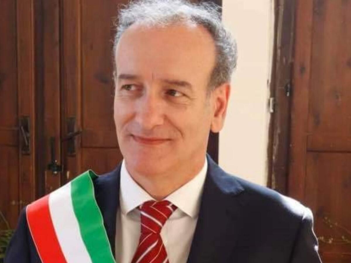 Zuccalà si è insediato in municipio - 