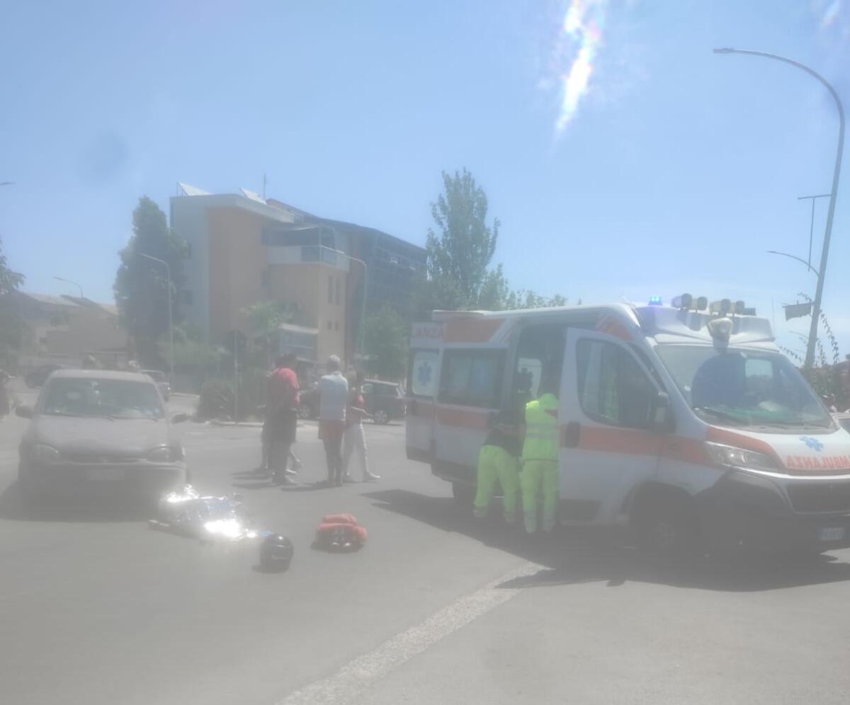 Grave incidente stradale vicino al Gb oil -