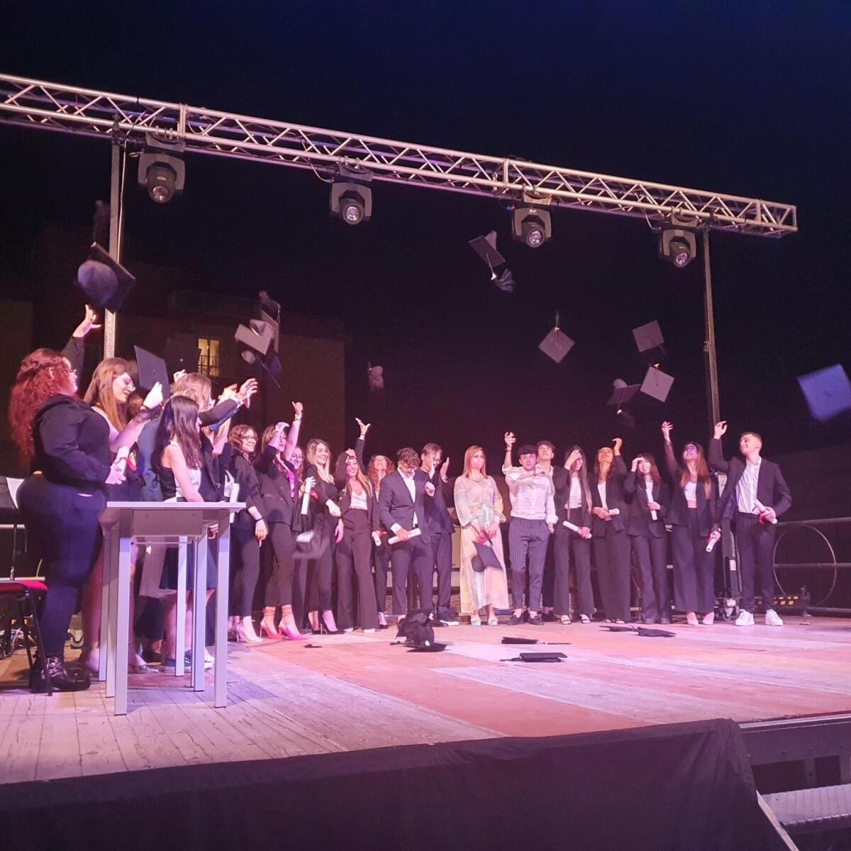 “Graduation day”, all’istituto “Eschilo” due giorni per celebrare la “vittoria” della scuola   - 