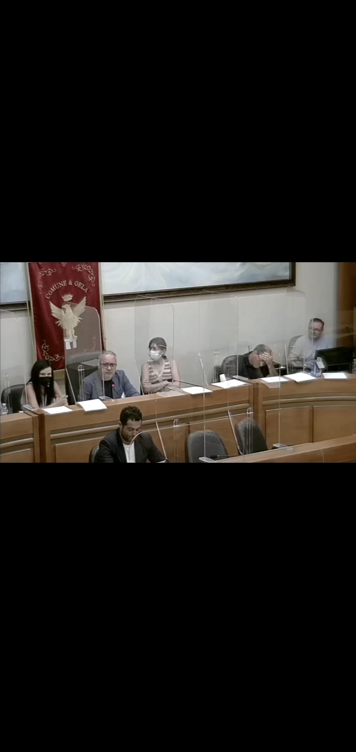 Passa anche la Tari - 