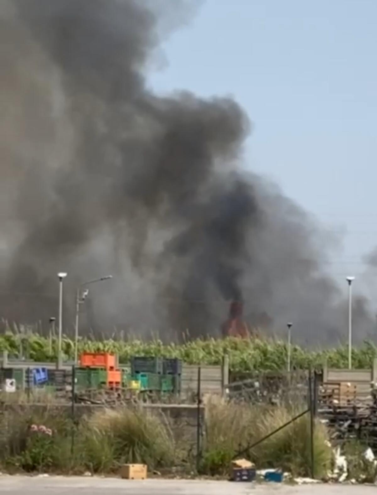 Gela, incendio in contrada Brucazzi - 