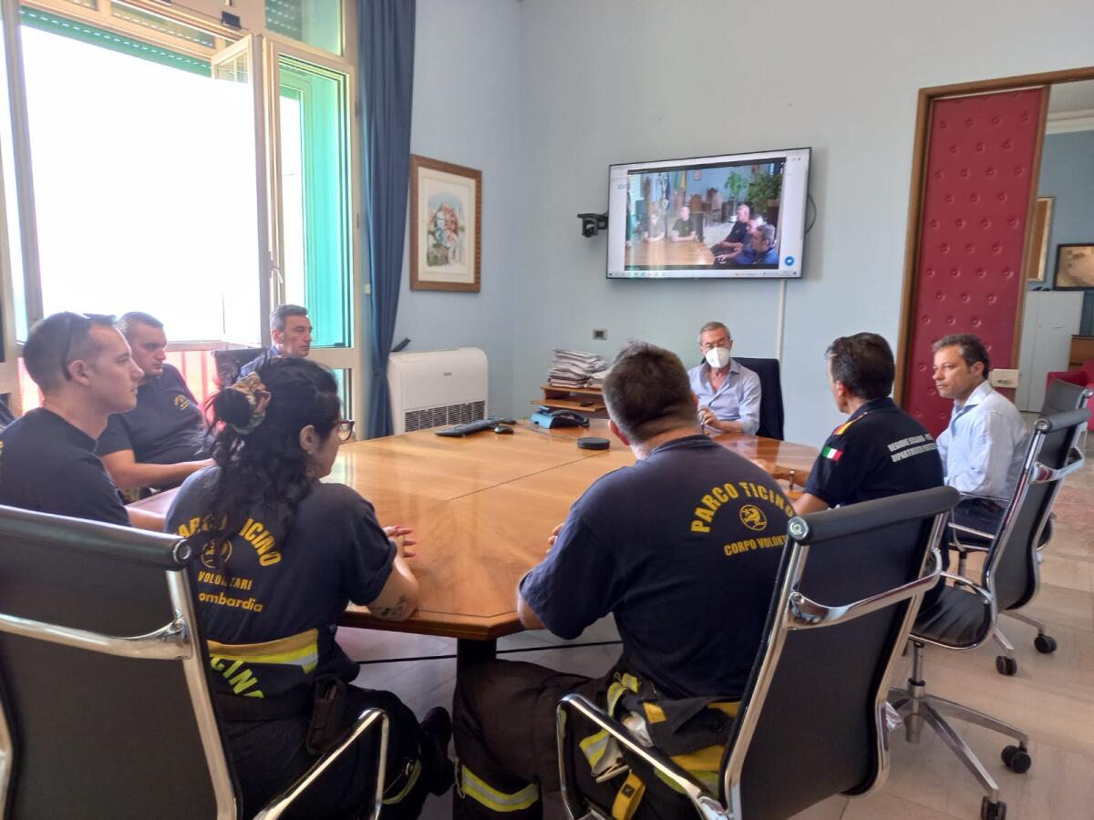 Squadre antincendio lombarde a Gela -
