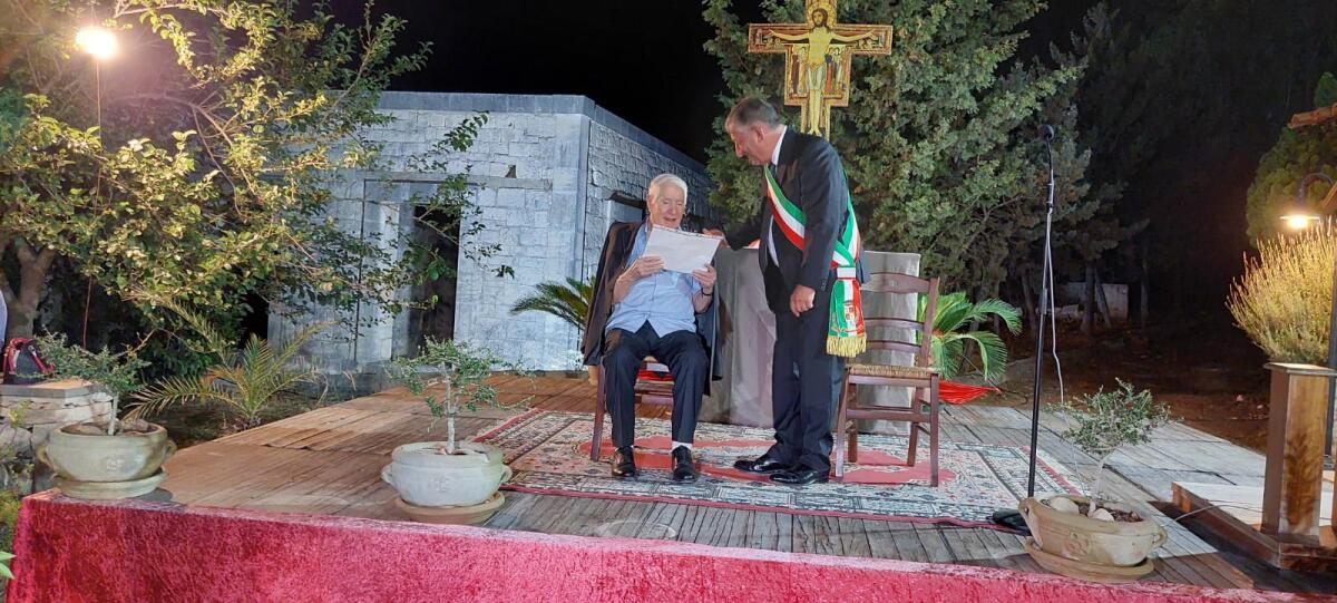 Mondo giovani in festa: conferita a Don Emma un&#8217;altra cittadinanza onoraria - 