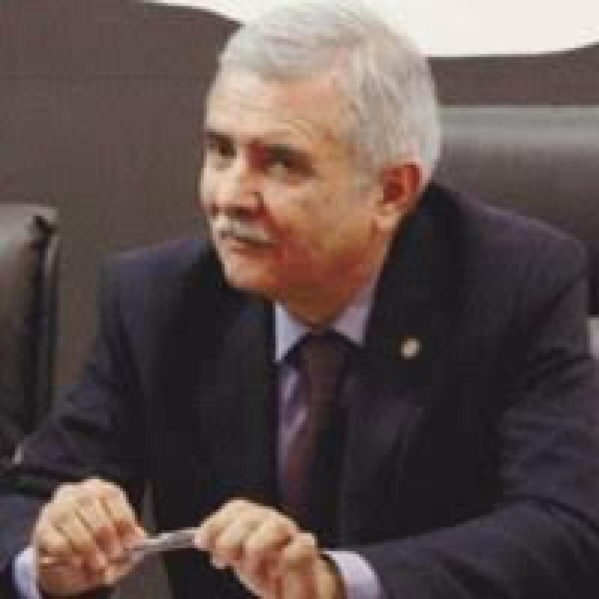 Caponetti si difende e si dimette -