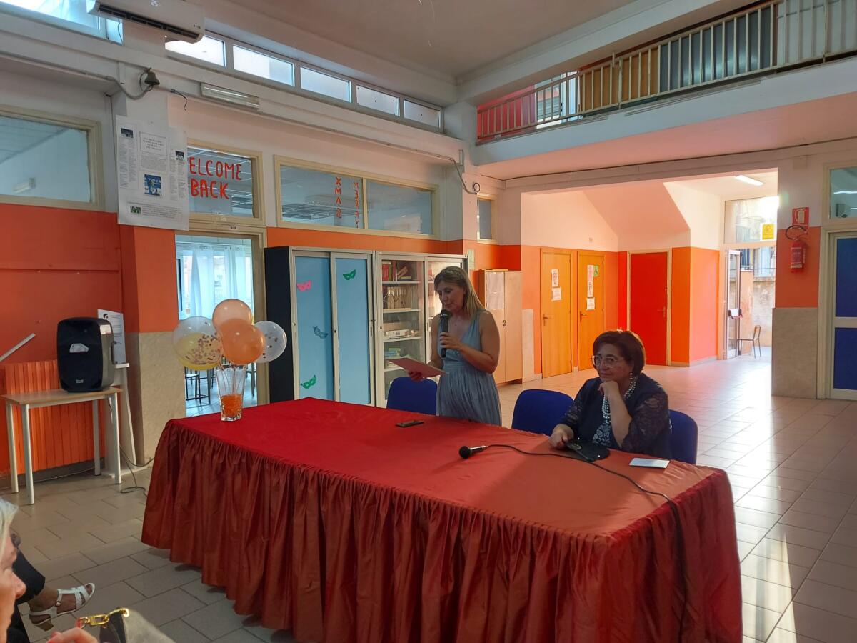 Il saluto della dirigente Gueli: “Misi me per alto mare aperto” -