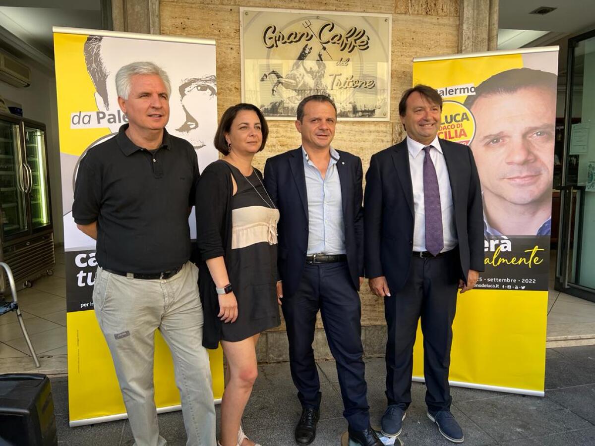 Il candidato De Luca presenta a Caltanissetta la sua squadra -