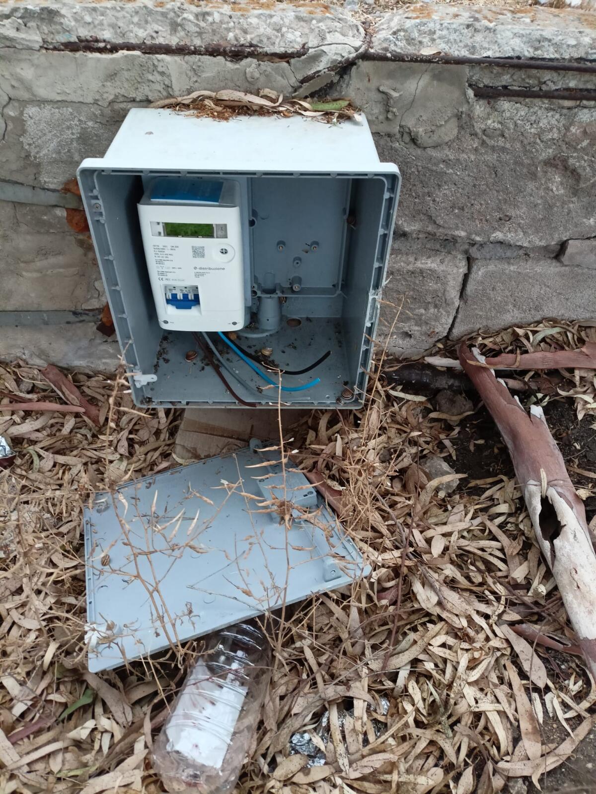 Ladri di rame nella postazione 118 che resta al buio - 