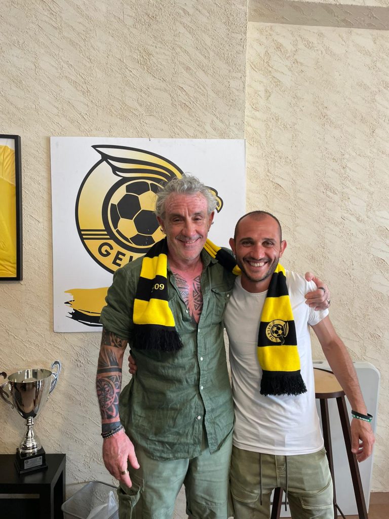 Il ds Parisi con il neo giallonero Piazza