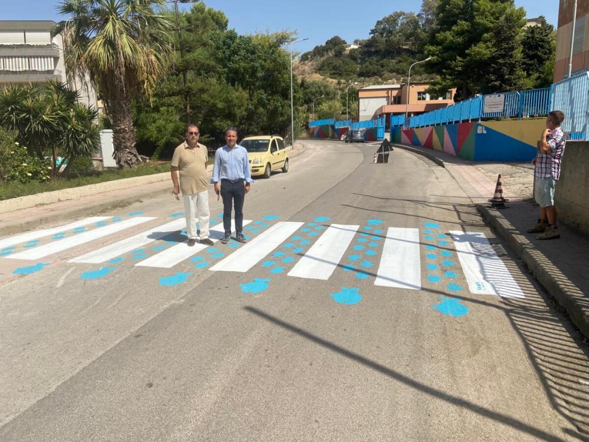 Strisce pedonali vicino le scuole -