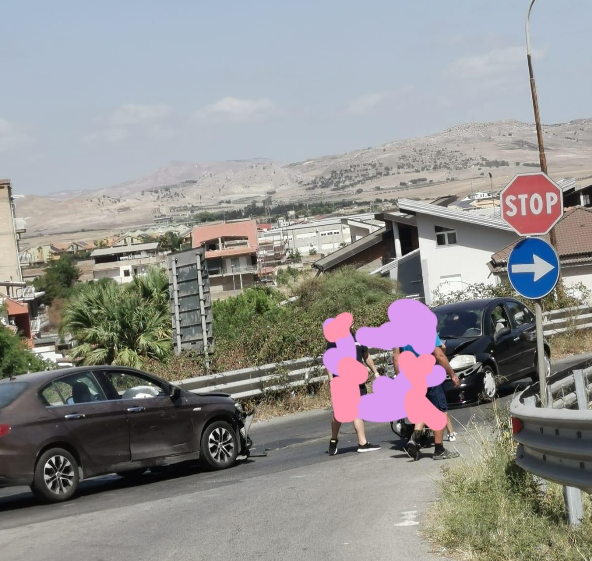 Due incidenti in pochi minuti - 