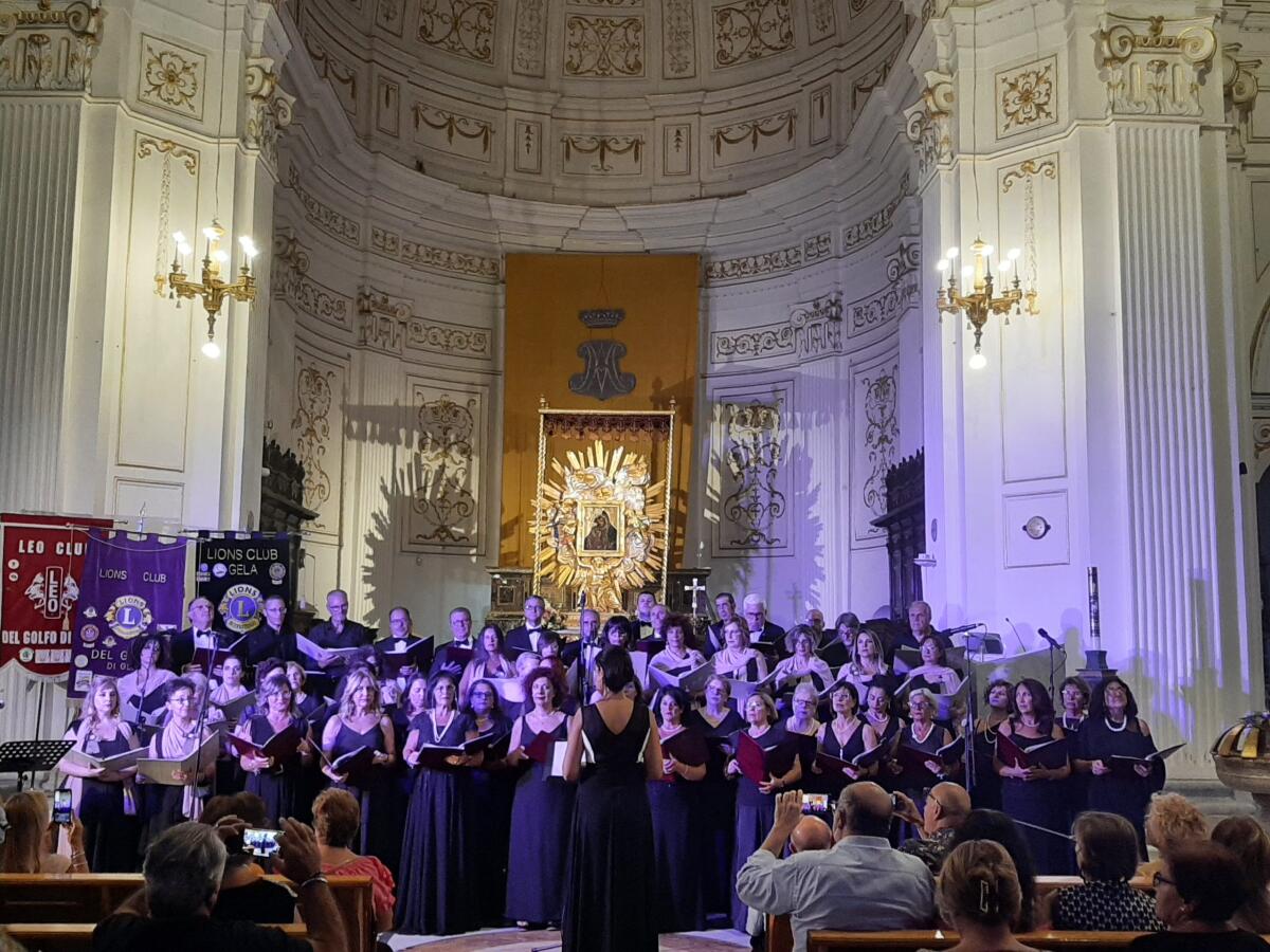 La lode a Maria in ‘coro’ - 