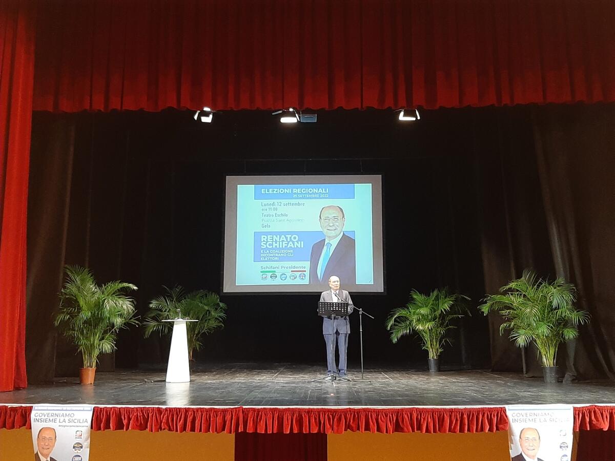 Il movimento del sindaco si schiera con Forza Italia e Mpa - 