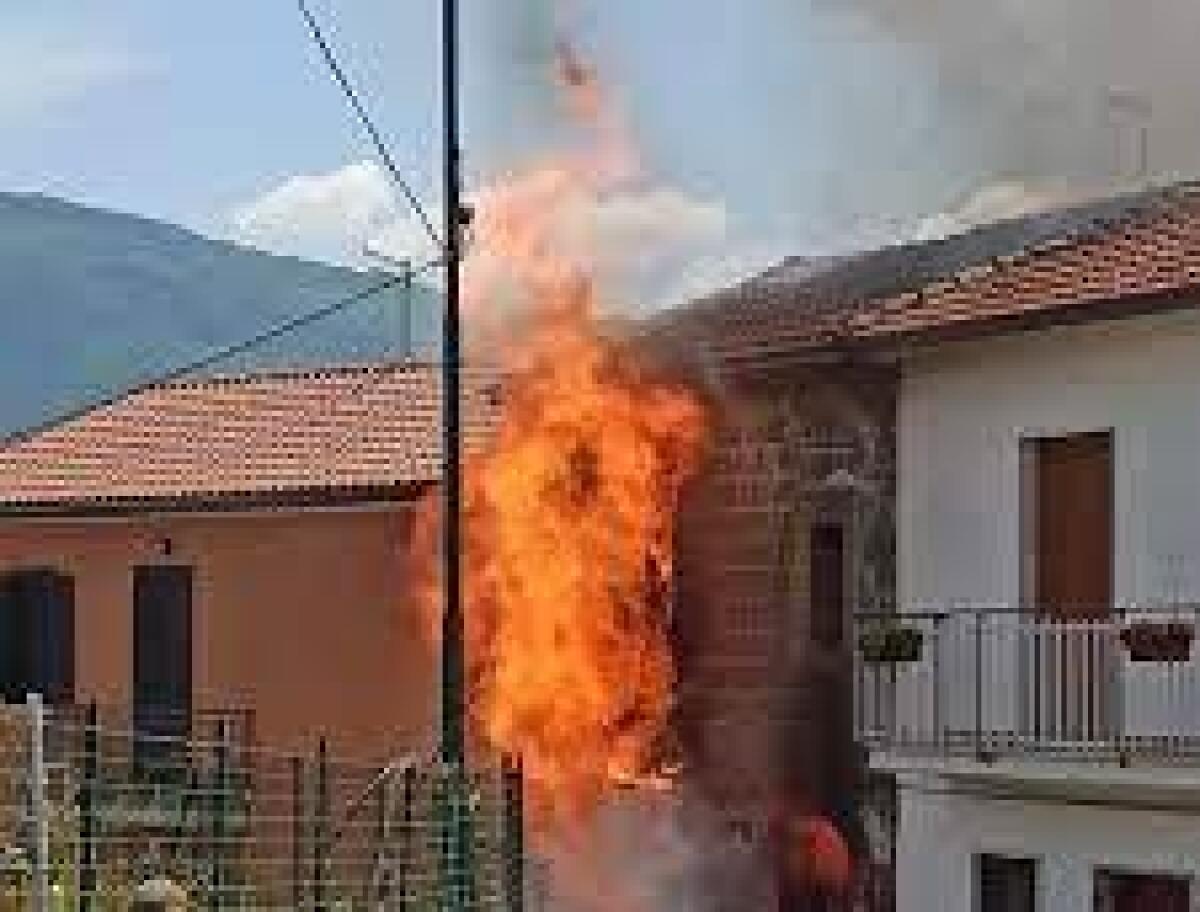 Cinquantenne dà a fuoco la sua casa: arrestato - 