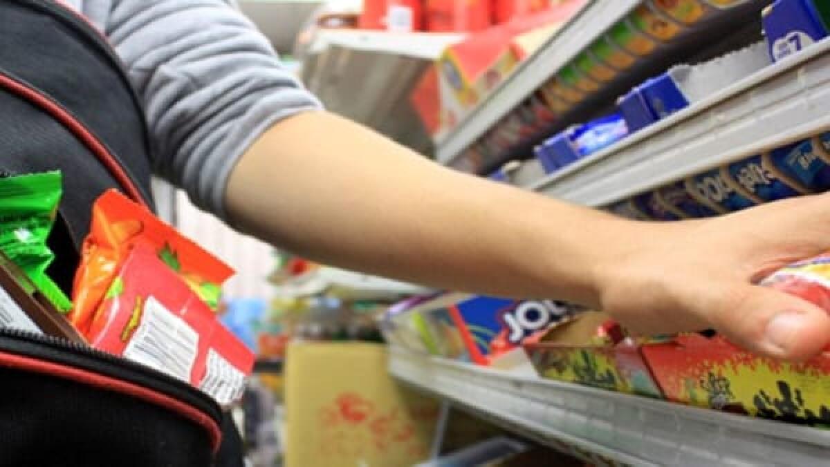 Denunciata per tentato furto al supermercato - 
