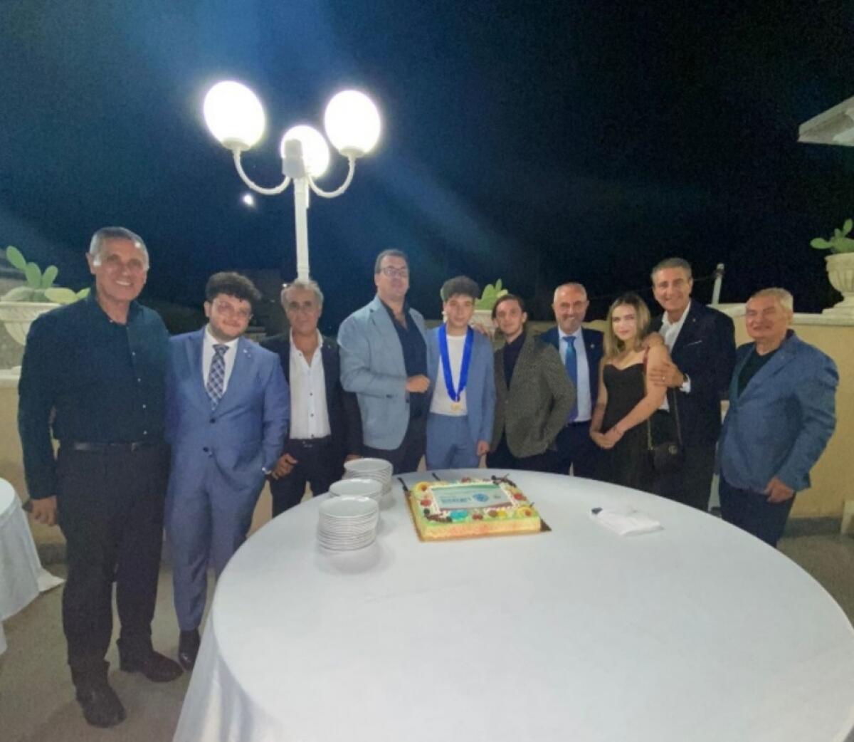 Passaggio di campana Interact Club di Gela, tra il presidente uscente Gioele Gerbino e l’entrante Claudio Di Bartolo -
