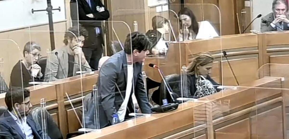 L&#8217; opposizione: &#8220;agli insulti della Giunta preferiamo gli applausi dei lavoratori&#8221; - 