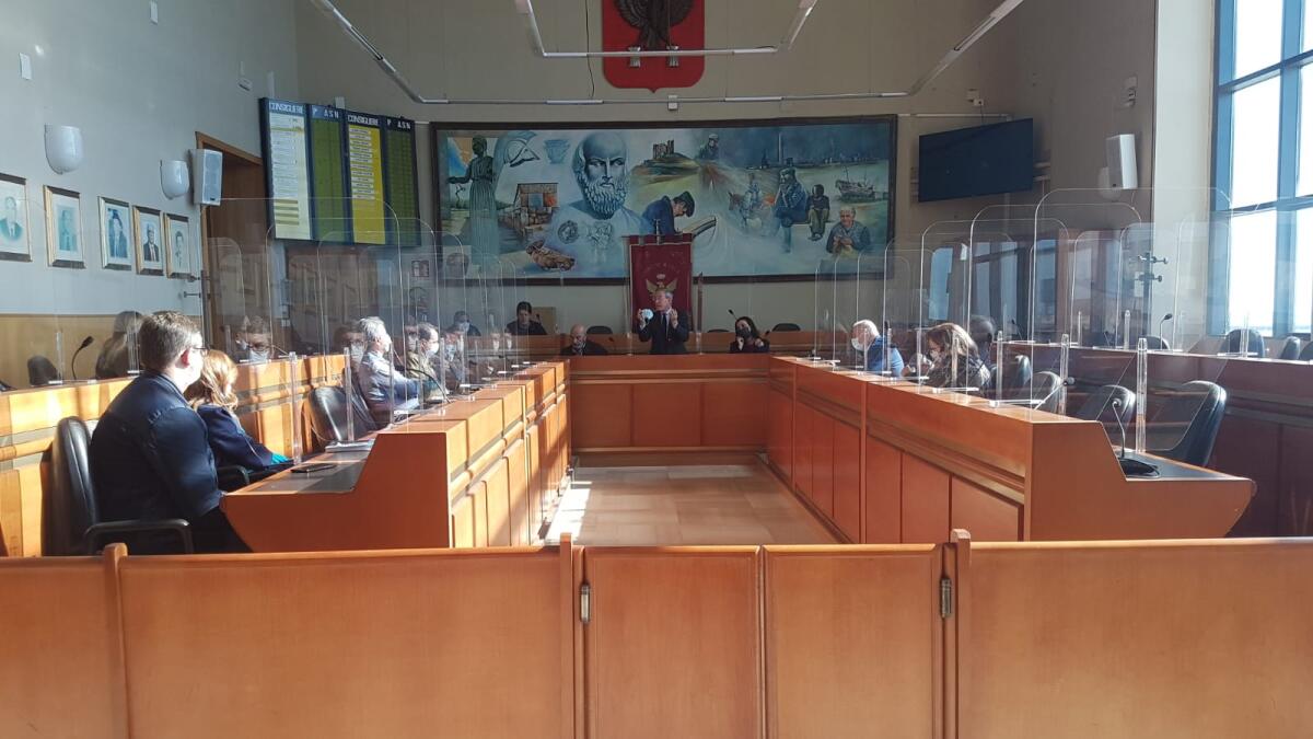 Il penoso spettacolo di una maggioranza a brandelli - Consiglio comunale