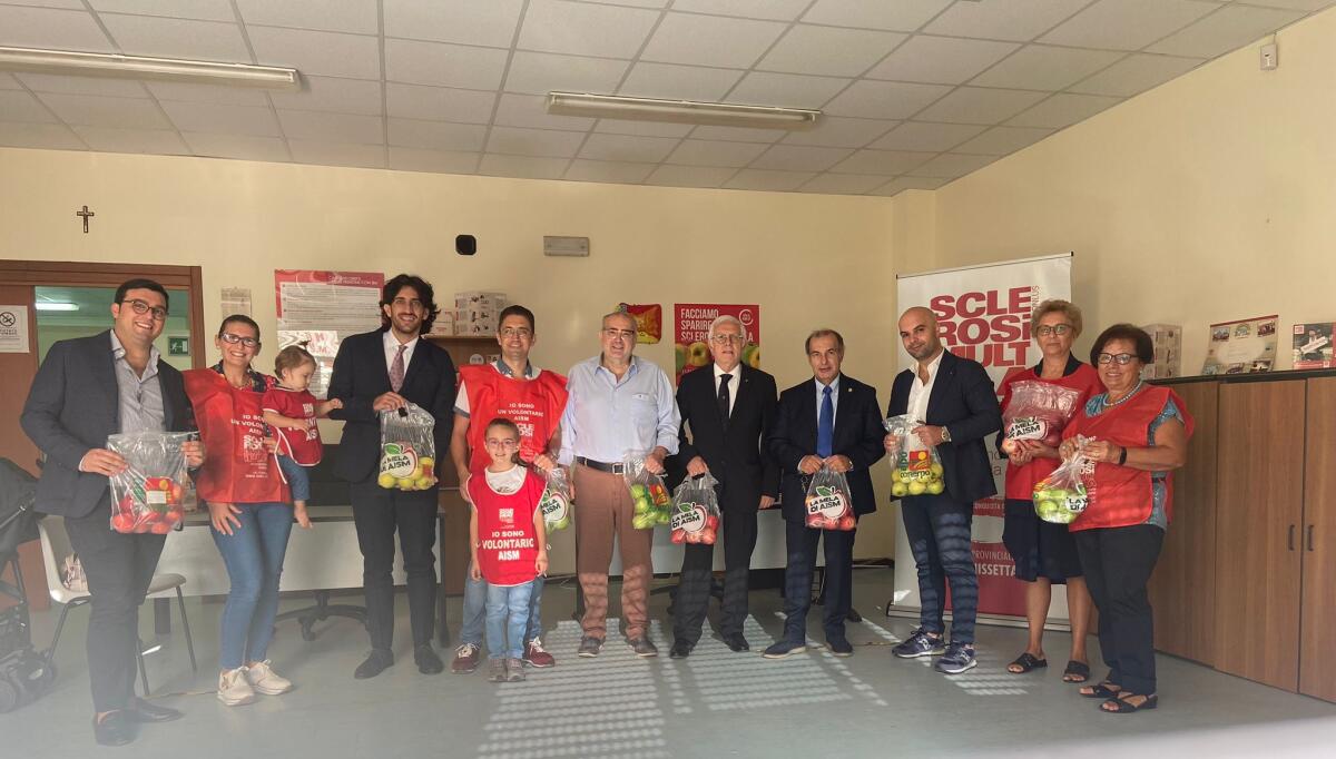 Tornano anche quest’anno in città le mele di Aism - 