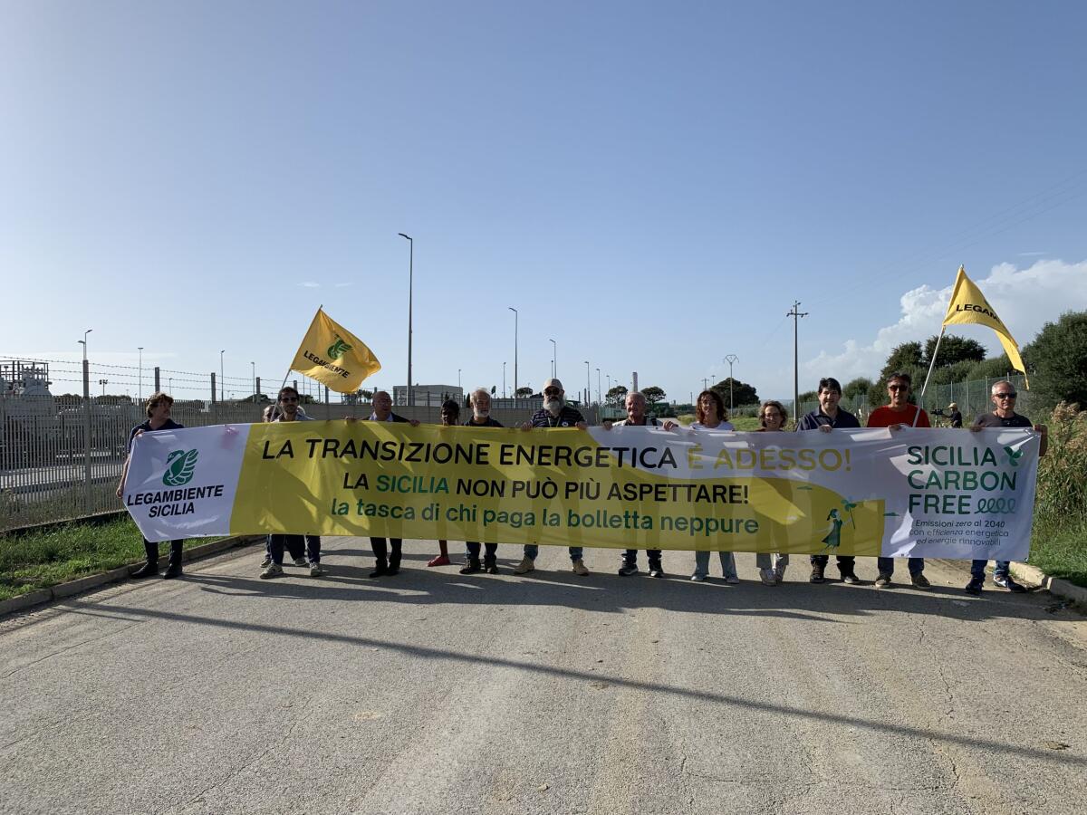 Il flashmob di Legambiente al GreenStream: «La Sicilia punti sull’energia pulita» - 