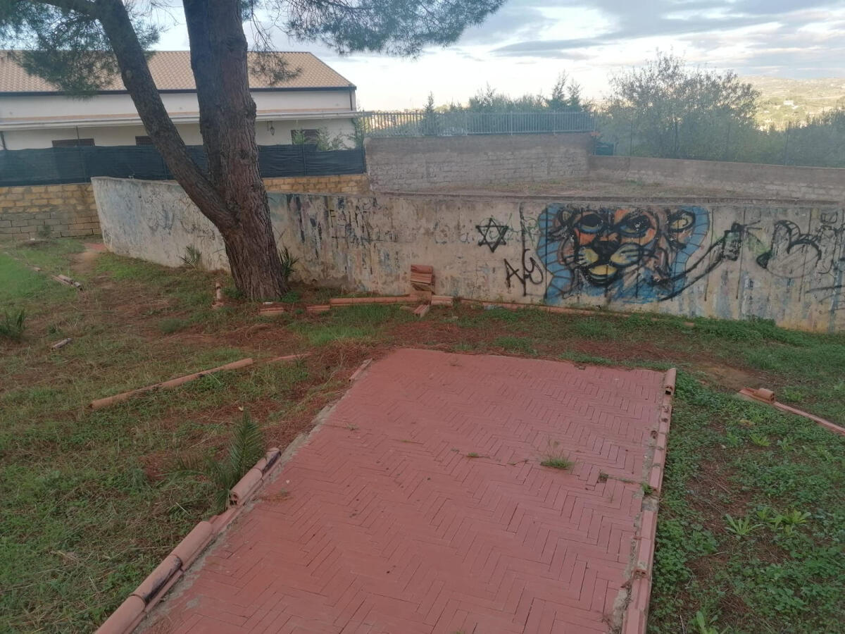 Lavori su un anfiteatro a Delia - 