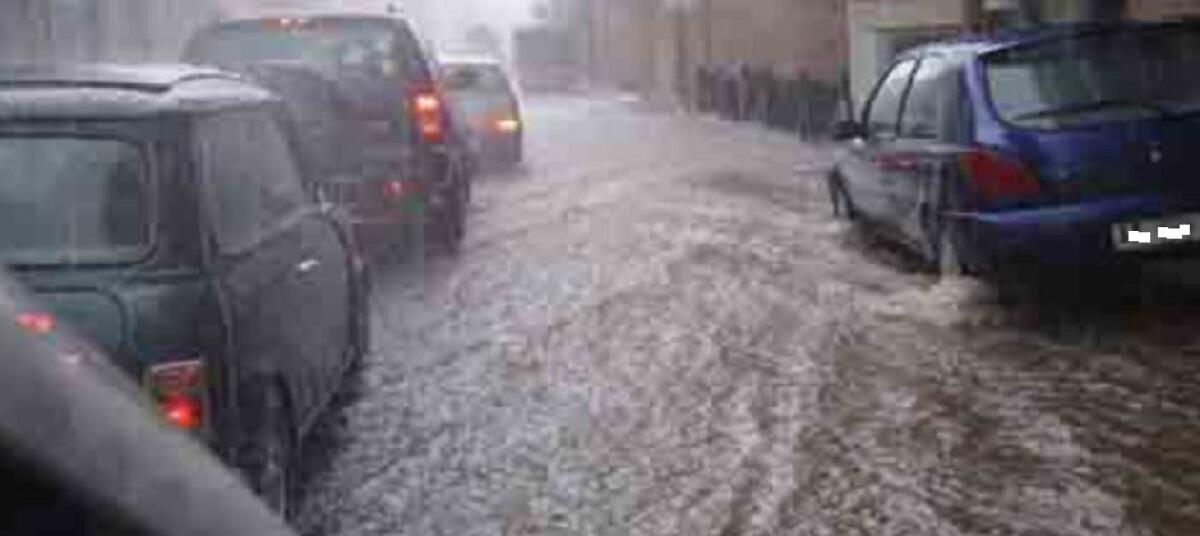 Allerta gialla: domani piogge intense e forti raffiche di vento - 