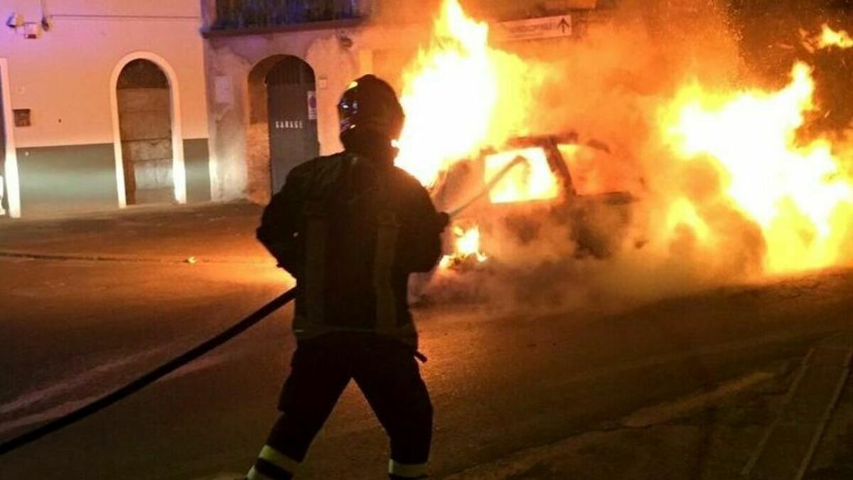 Ha bruciato 4 mezzi: arrestato -