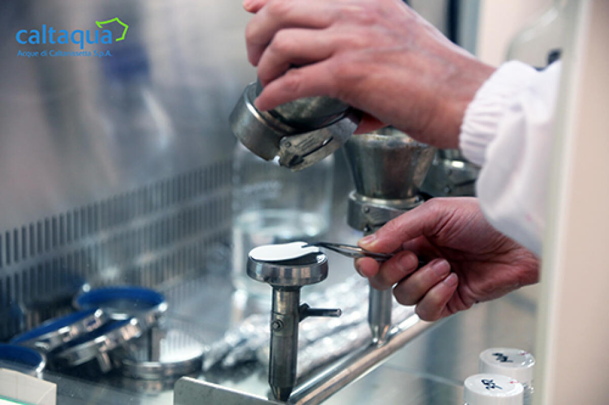 Studenti in visita ai laboratori di acque potabili - 