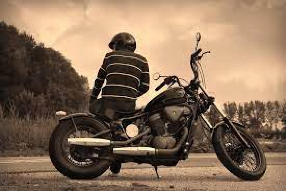 Era ai domiciliari e andava in moto: arrestato -