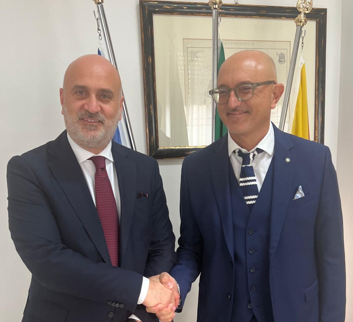 Ospedale S. Elia: il dott. Luigi Basile Direttore Neurochirurgia - 