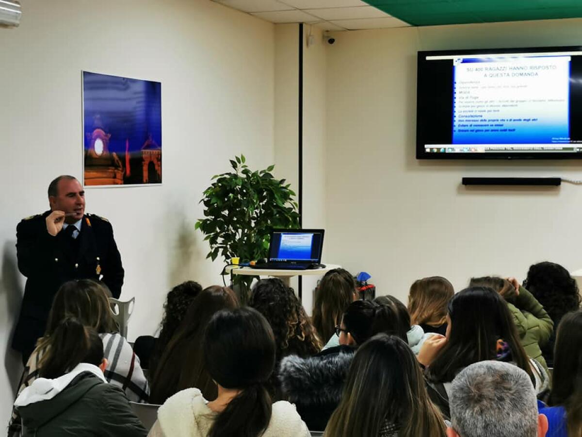 Progetto a scuola per arginare l&#8217; uso di droghe - 