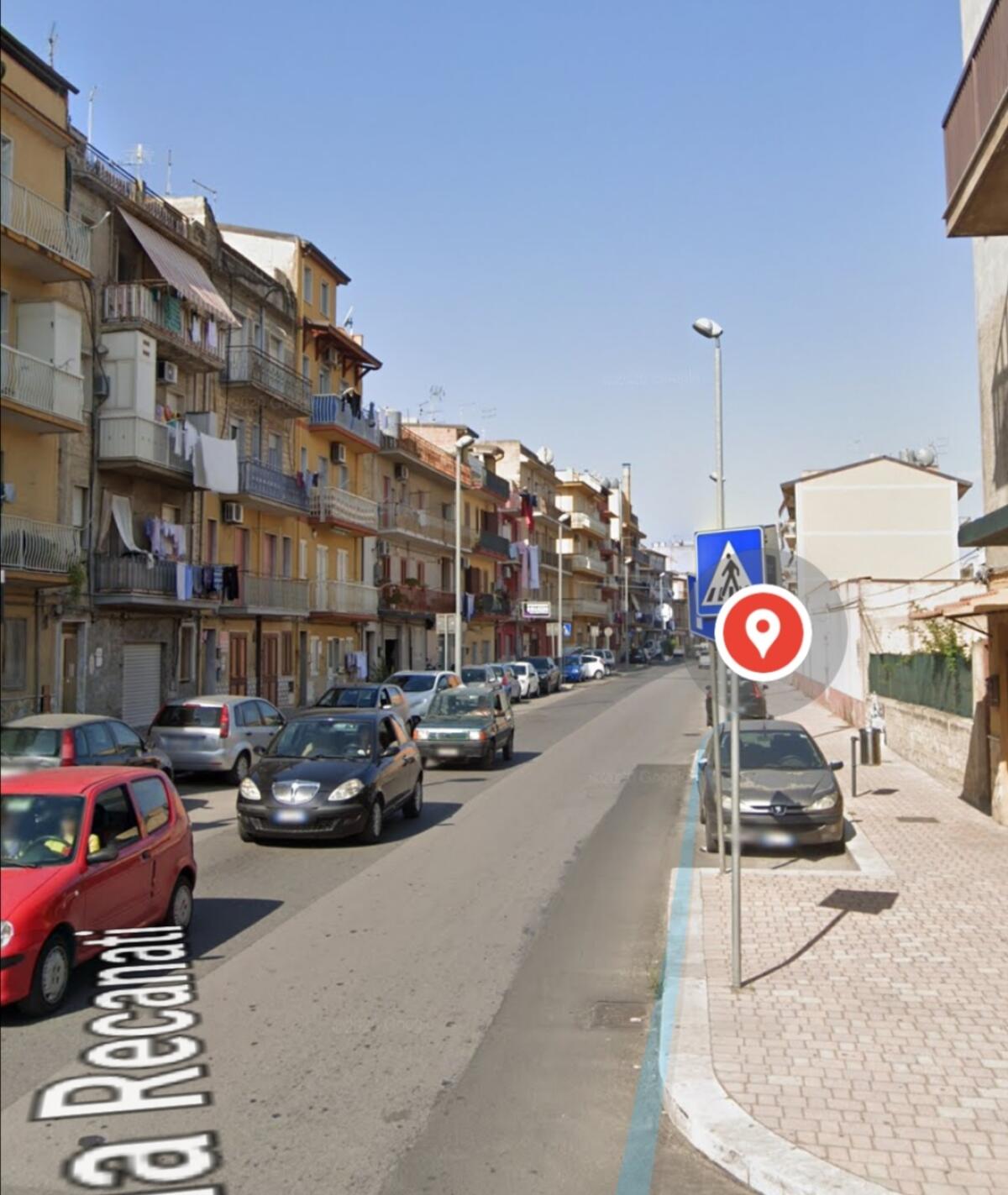 Ladri in azione in via Recanati - 