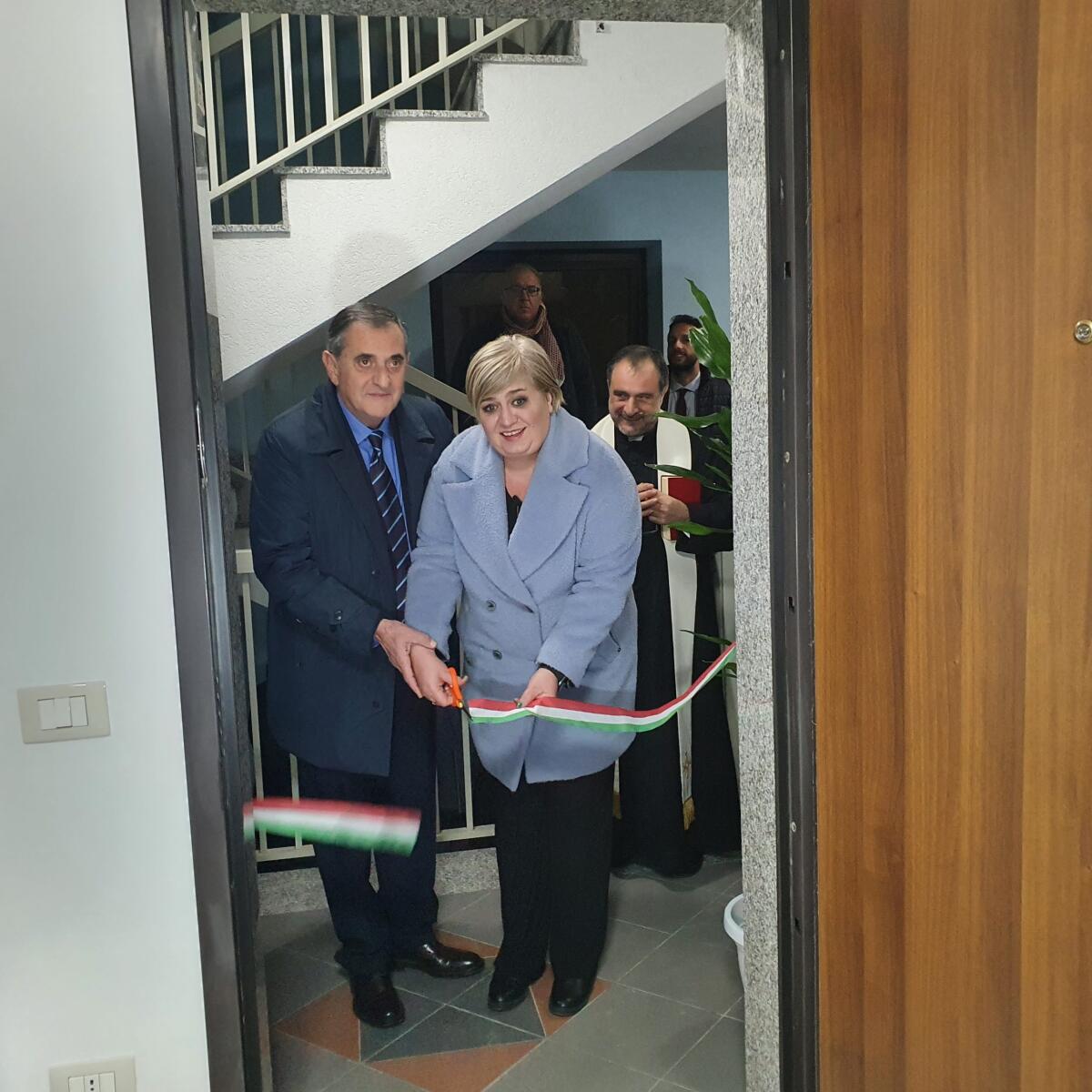 Inaugurata sede Confcommercio.Uniti contro la crisi - 