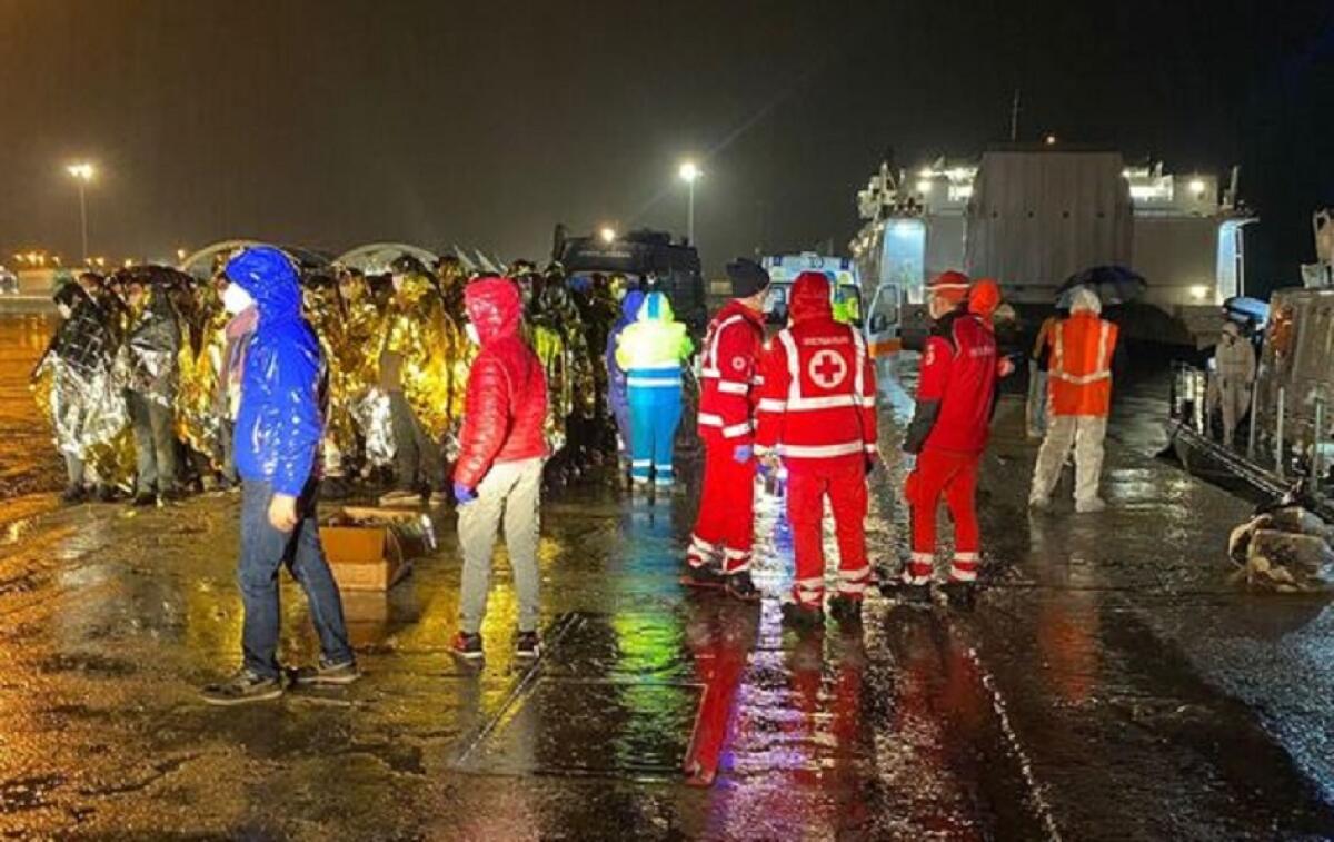 Sbarcano altri 263 migranti -