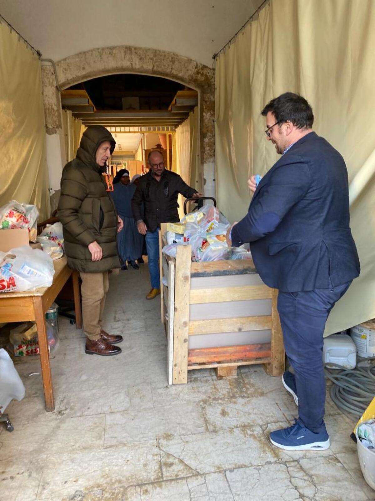 Spesa ok per la famiglia rotariana in favore dei piu&#8217; poveri - 