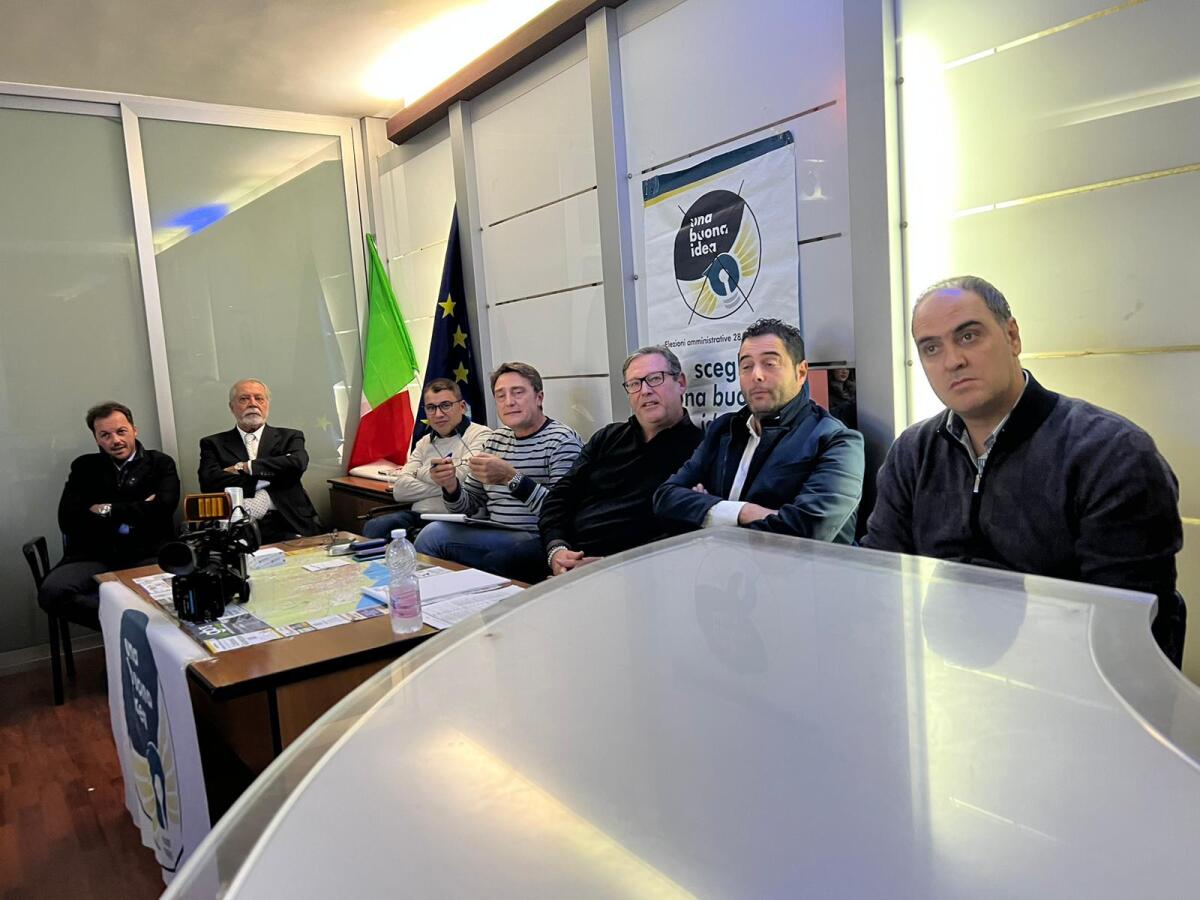 &#8220;Una buona idea&#8221; molla Greco, non si fida della nuova Dc ma non vuole il commissario - 