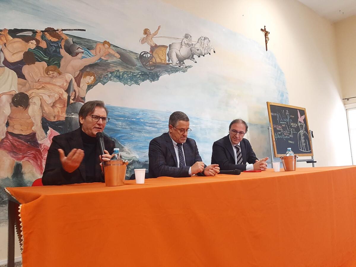 Il questore al Liceo Classico Eschilo:&#8221;il cambiamento deve venire da dentro e voi giovani lo avete capito&#8221; - 