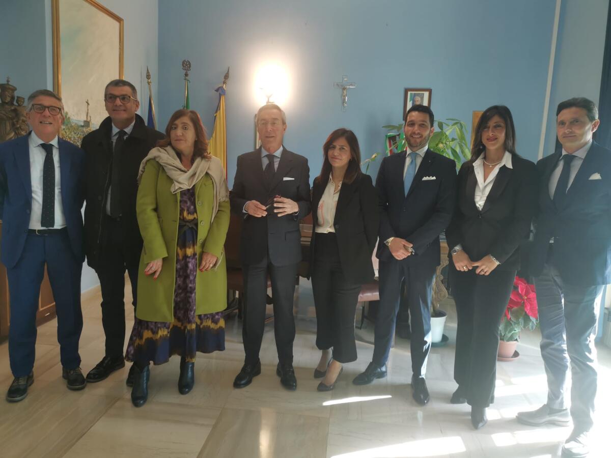 Il sindaco presenta la Giunta: “in questo momento ci vuole coraggio” -