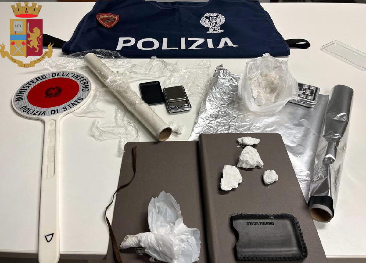 Comiso: la Polizia arresta un uomo per detenzione ai fini di spaccio di cocaina - 