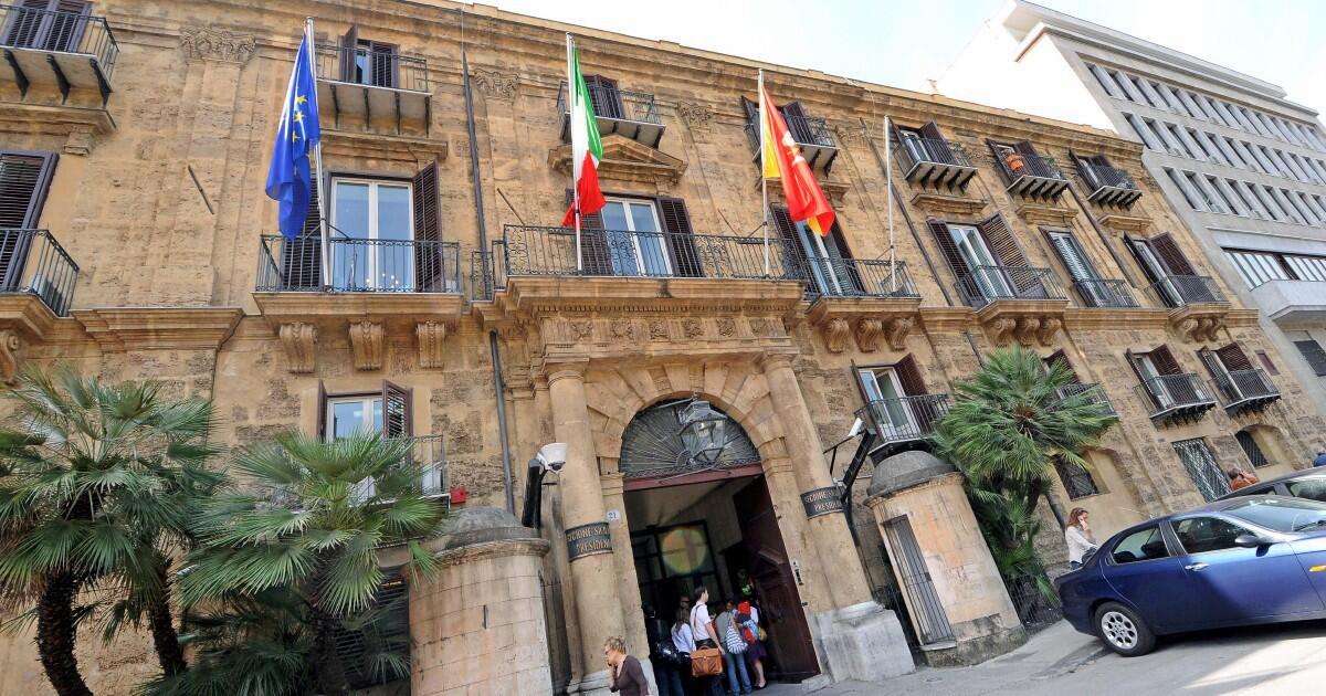 Il governo Schifani chiude due uffici speciali - PALAZZO D'ORLEANS, SEDE DELLA PRESIDENZA REGIONE SICILIA, A PALERMO