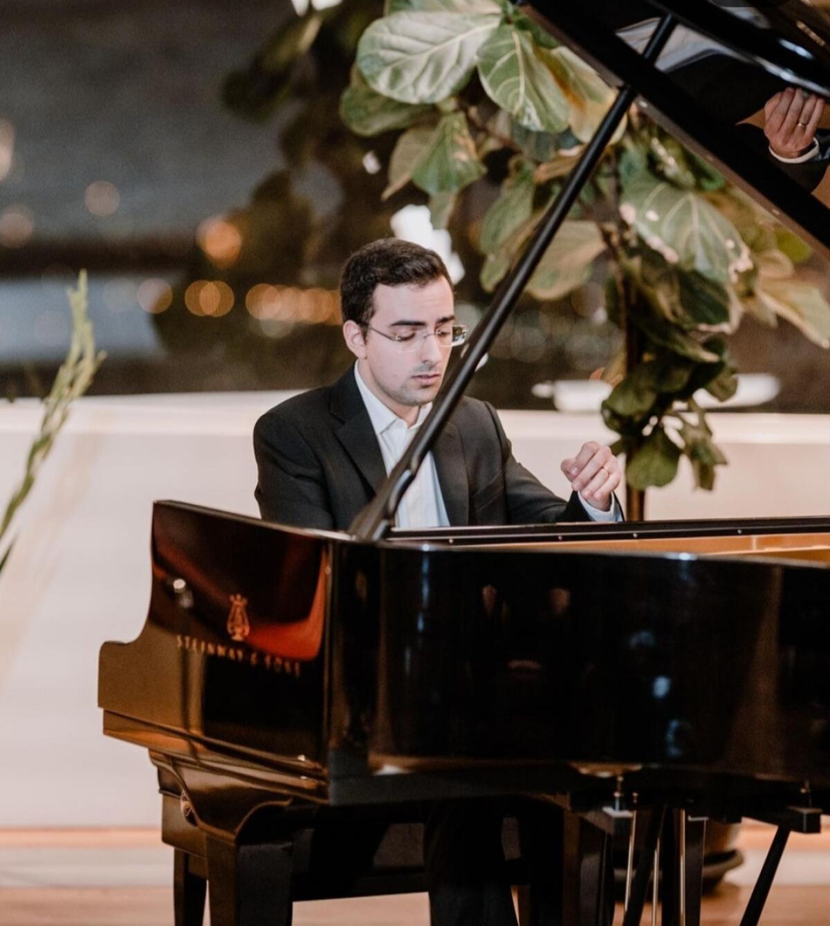 Il mondo incantato di Alberto Ferro, nella magia della musica - 