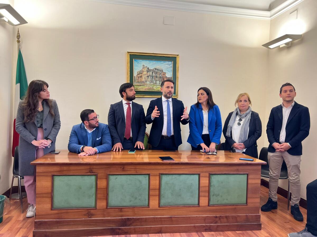 Il M5S pronto a governare Catania. Di Paola: &#8220;proponiamo novita&#8217; in tema di rifiuti&#8221; - 