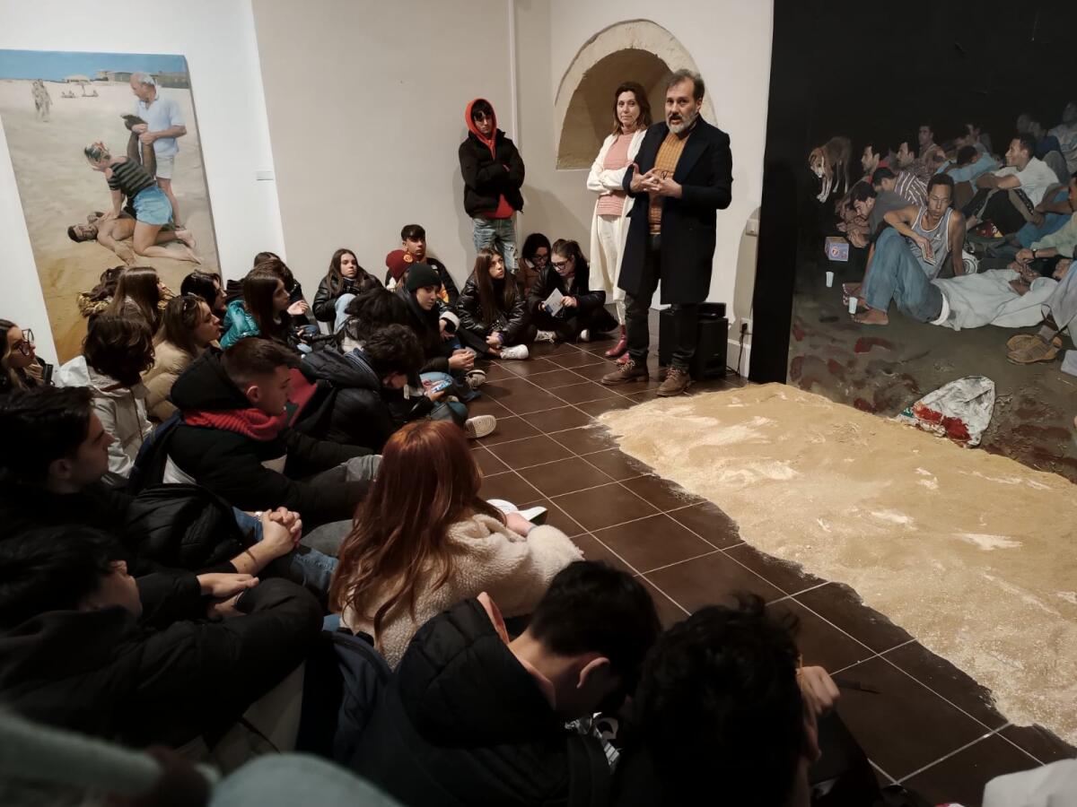 I Licei Classico e Scienze umane in visita alla mostra del maestro Giovanni Iudice a Modica -