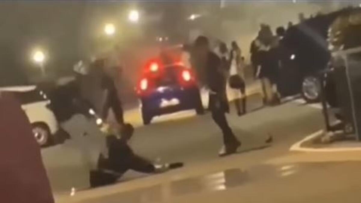 Rissa per la precedenza in via Crispi - 