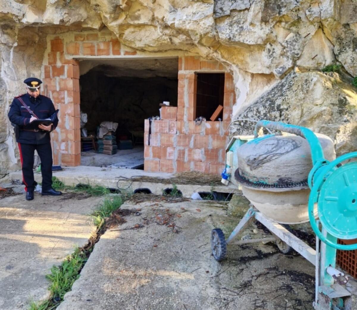 E&#8217; un uomo di 61 anni l’autore dell’abuso nella grotta rupestre - 