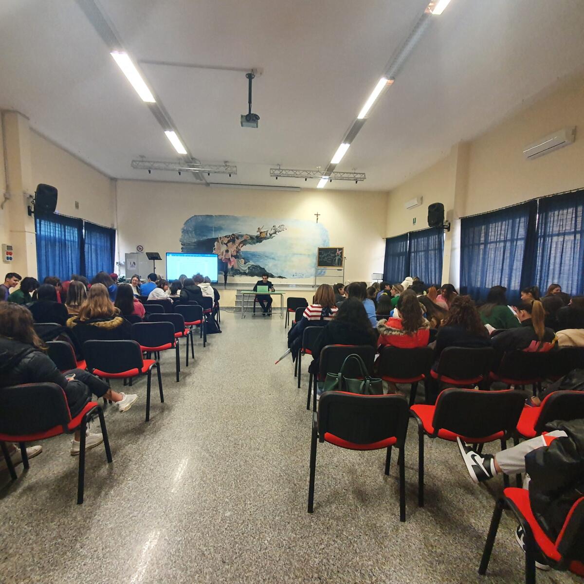 La lezione sulle grandi crisi del mondo del prof.Morselli incanta i liceali dell’Eschilo - 