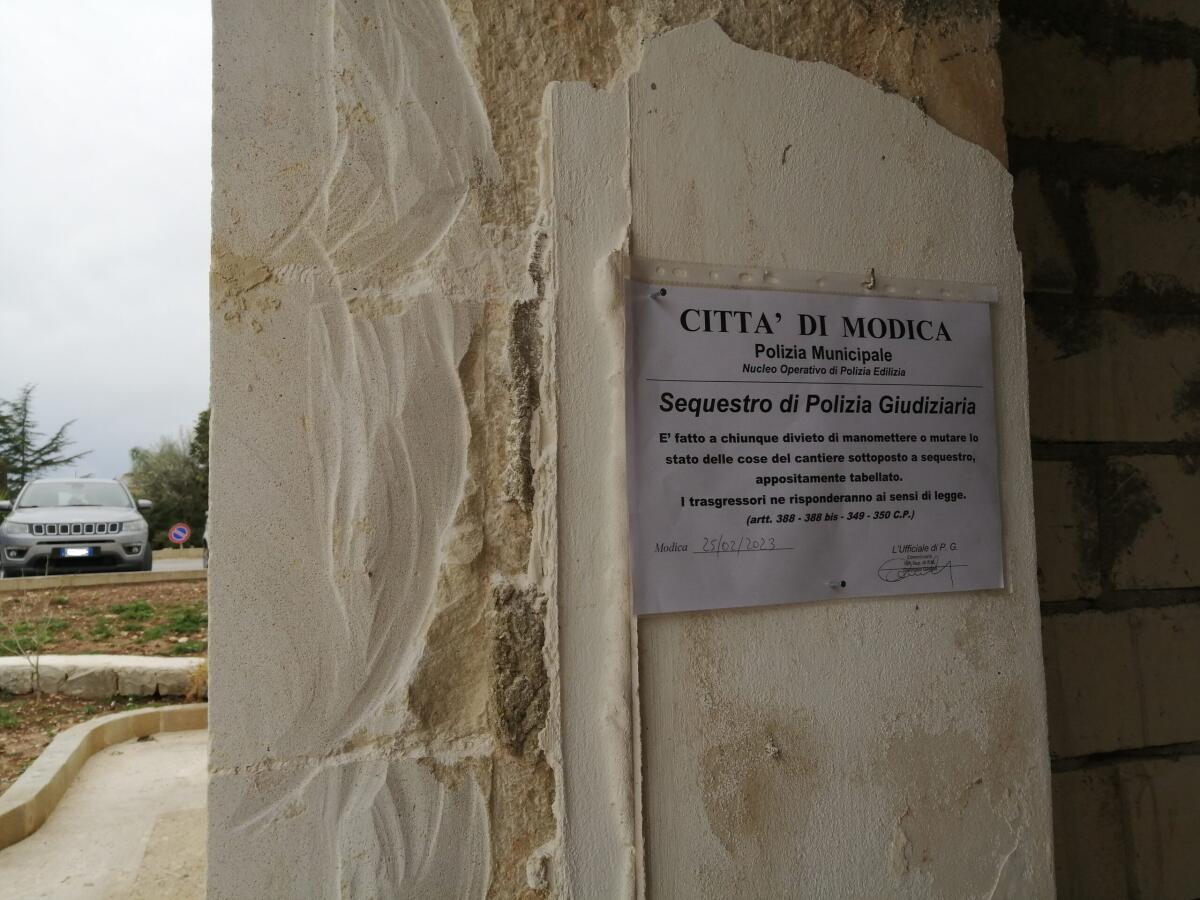 Lavori abusivi in fabbricati rurali. Sequestro e due denunce - 